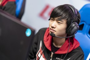 爱游戏Faker迎来七赛季高光表现，公牛球迷沸腾！(faker高光表情图)