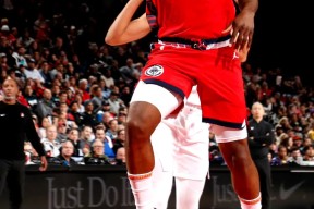 爱游戏中国哈登迎来七赛季高光表现，巴黎圣日耳曼球迷沸腾！(2025国王杯决赛回放完整版)