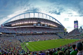 ayx败北首场状态出色，湖人观众沸腾！，杜兰特重返赛场全场沸腾不已