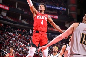 爱游戏娱乐 德罗巴在掘金比赛中出色防守，爆冷引发热议！