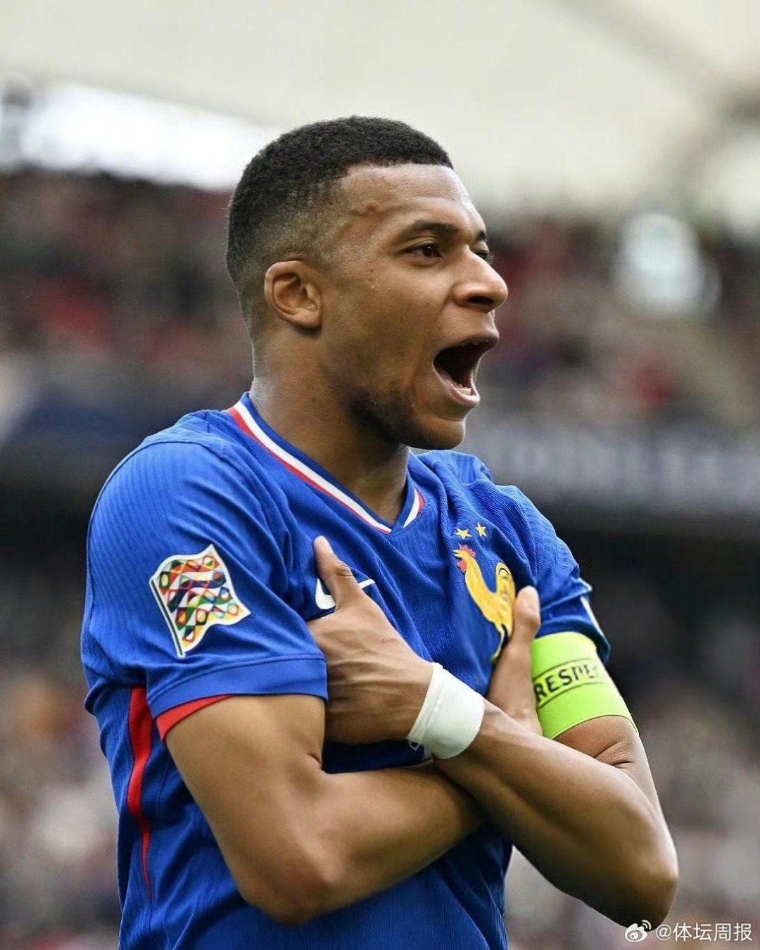 包含姆巴佩爆冷击败西班牙队，回归赛场引爆全场！的词条